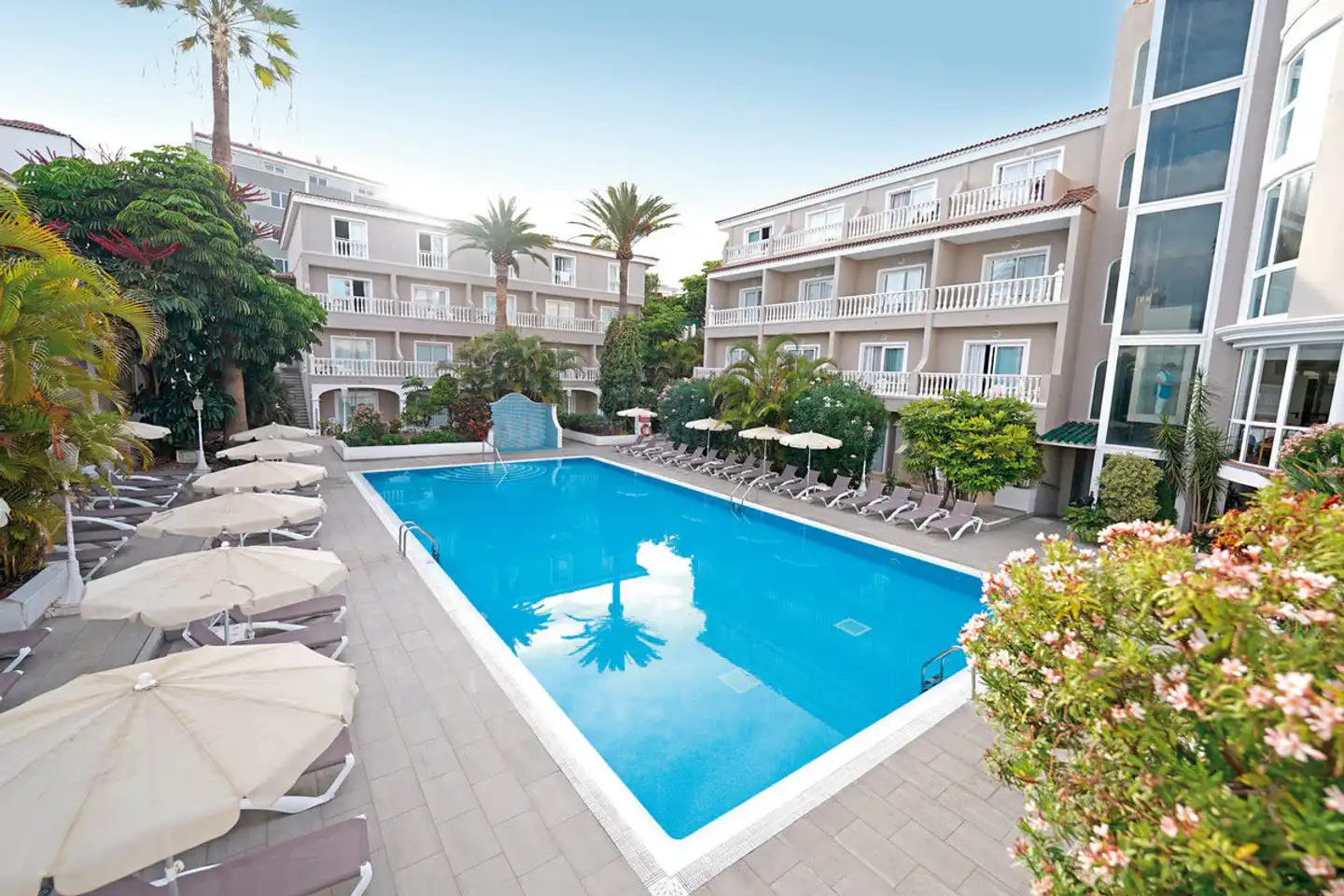RF San Borondón Pool
