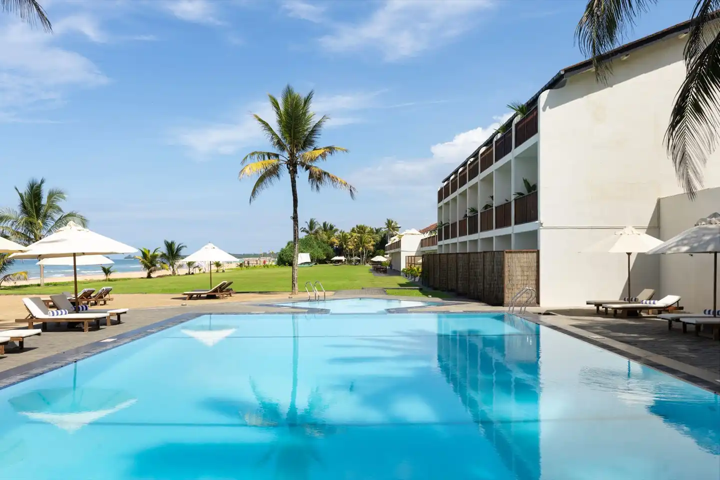 EKHO Surf Pool