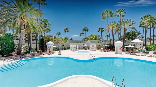 Parque del Paraiso II Pool
