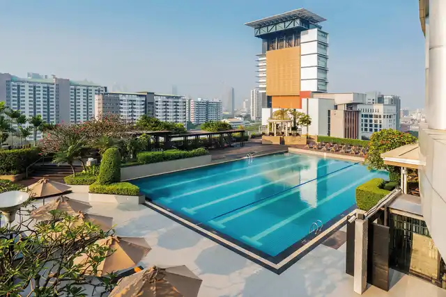 Pathumwan Princess Hotel Pool