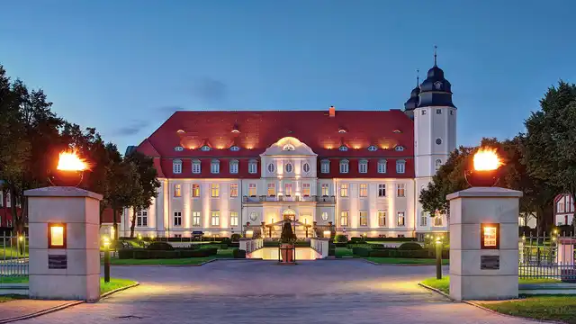 SCHLOSS Fleesensee Aussenansicht