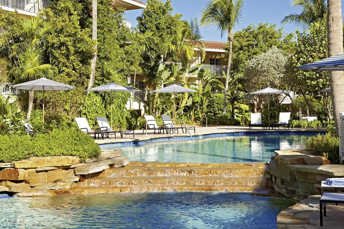 La Playa Beach Resort Pool
