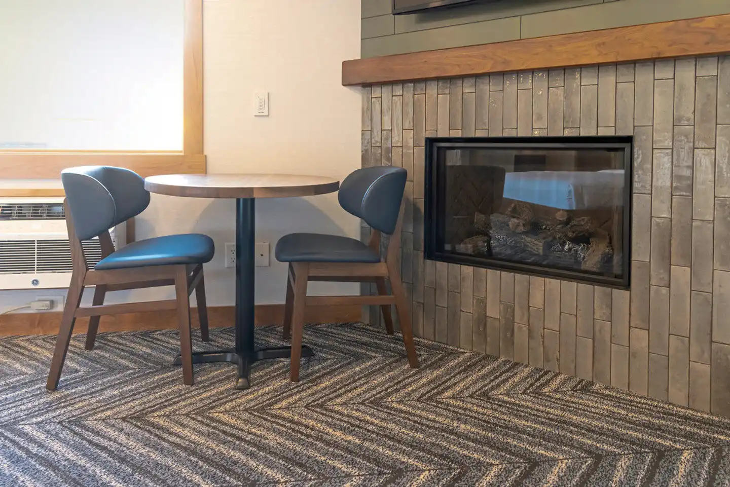 Hotel Canoe & Suites Lobby