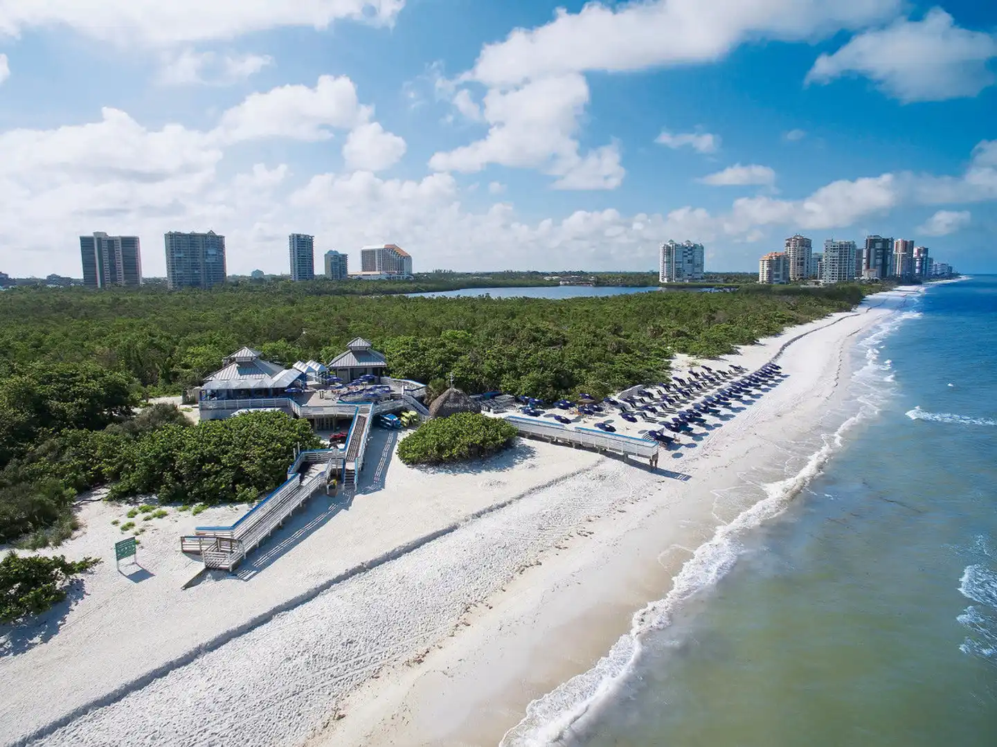 Naples Grande Beach Resort Strand