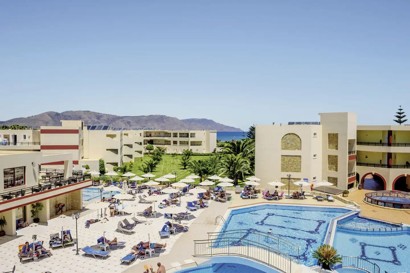Vantaris Palace Pool