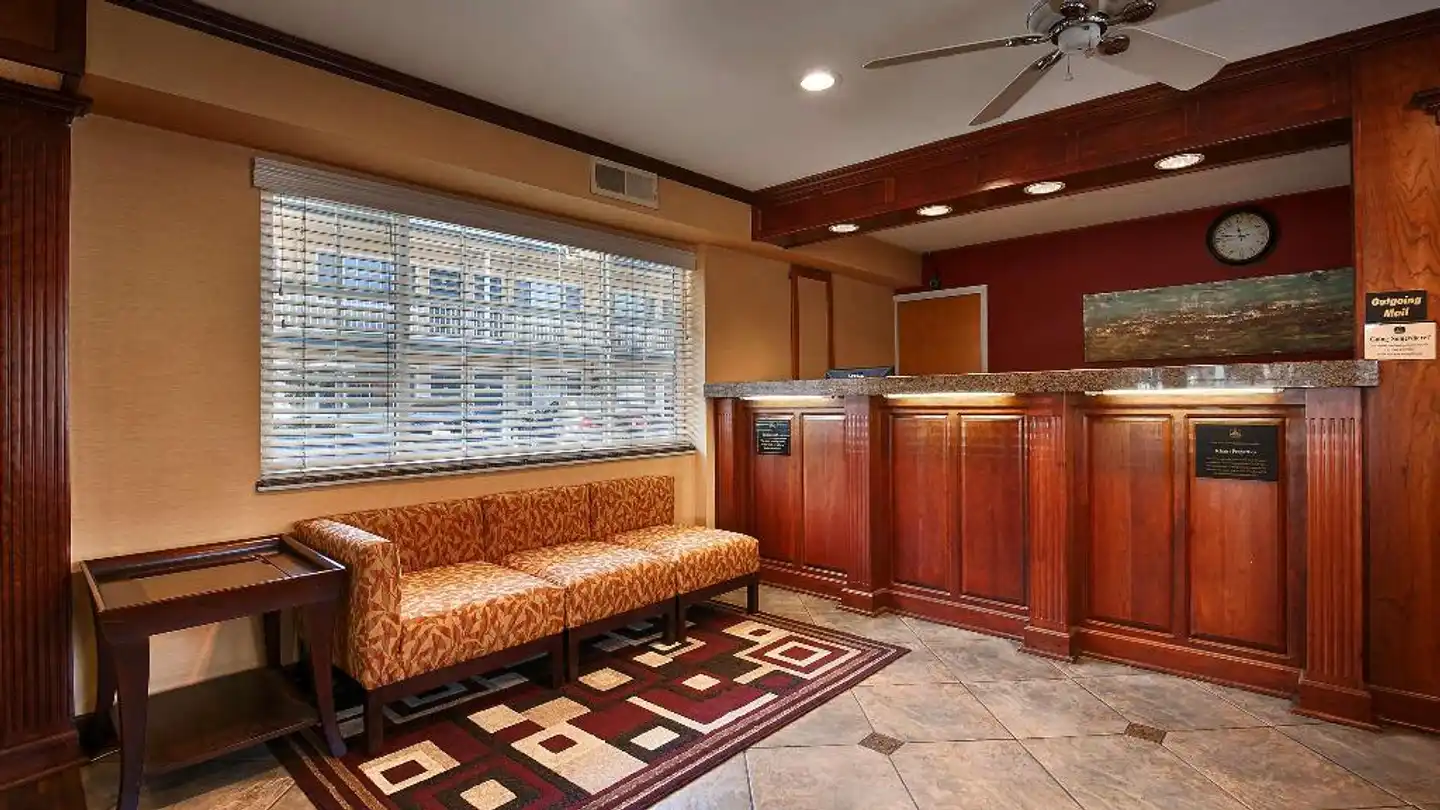 Best Western Town House Lodge Lobby