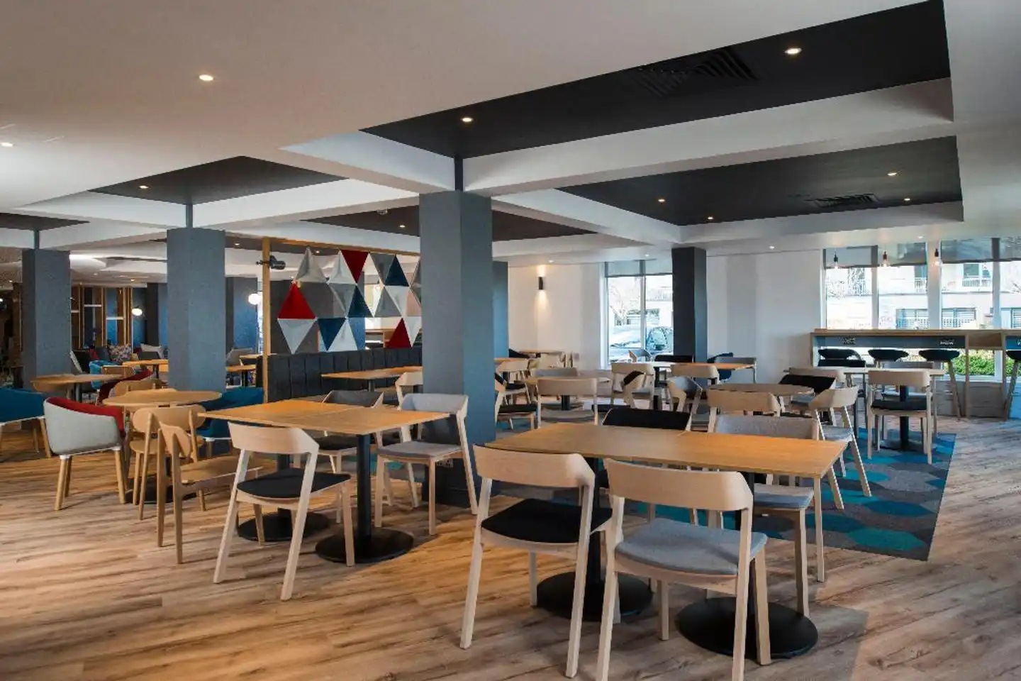 Holiday Inn Express Waterfront Restaurant