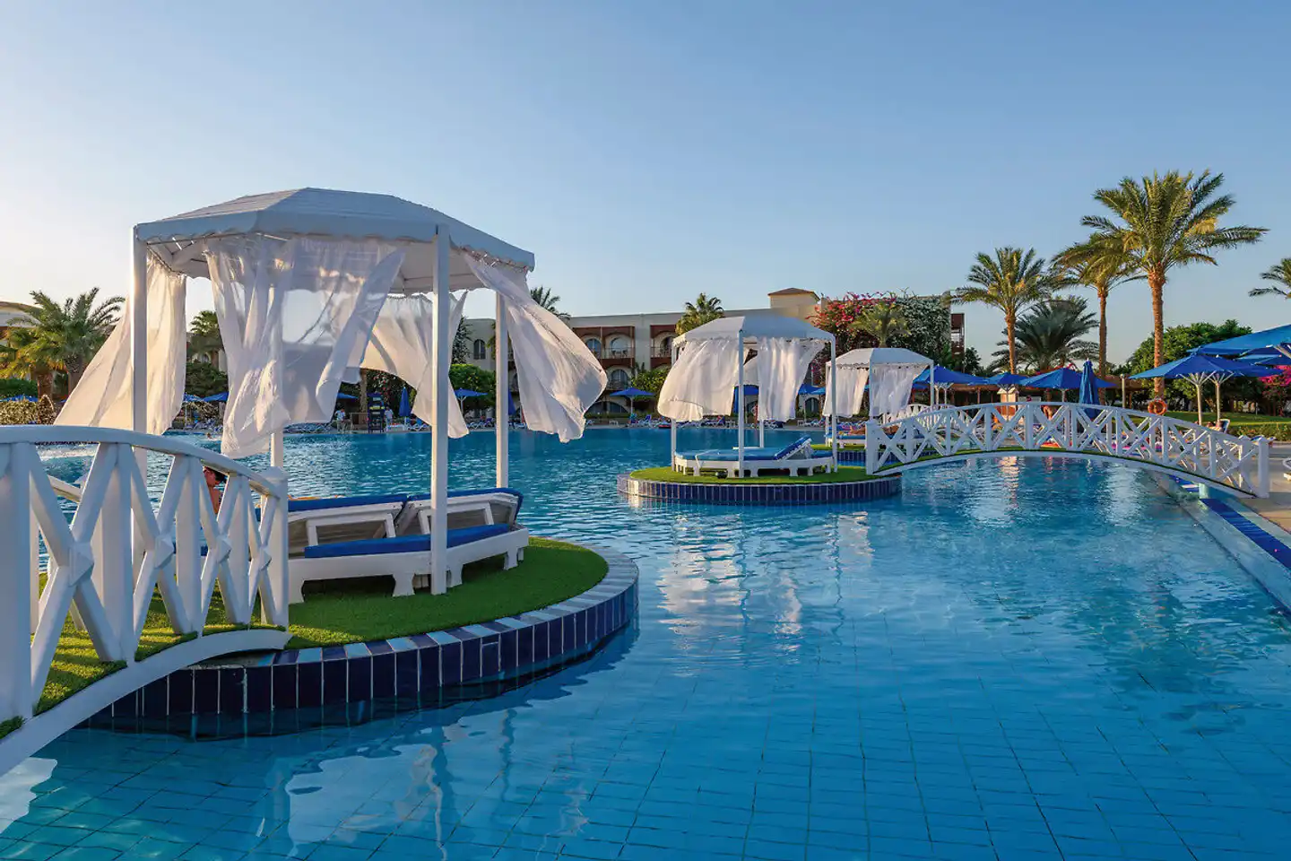 Desert Rose Resort Pool