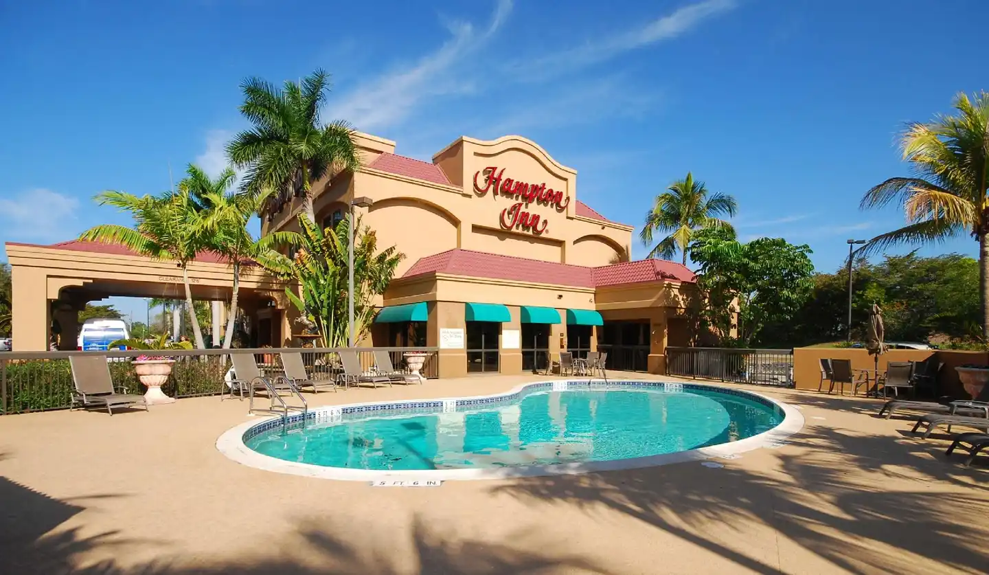 Hampton Inn Ft. Myers-Airport I-75 Pool