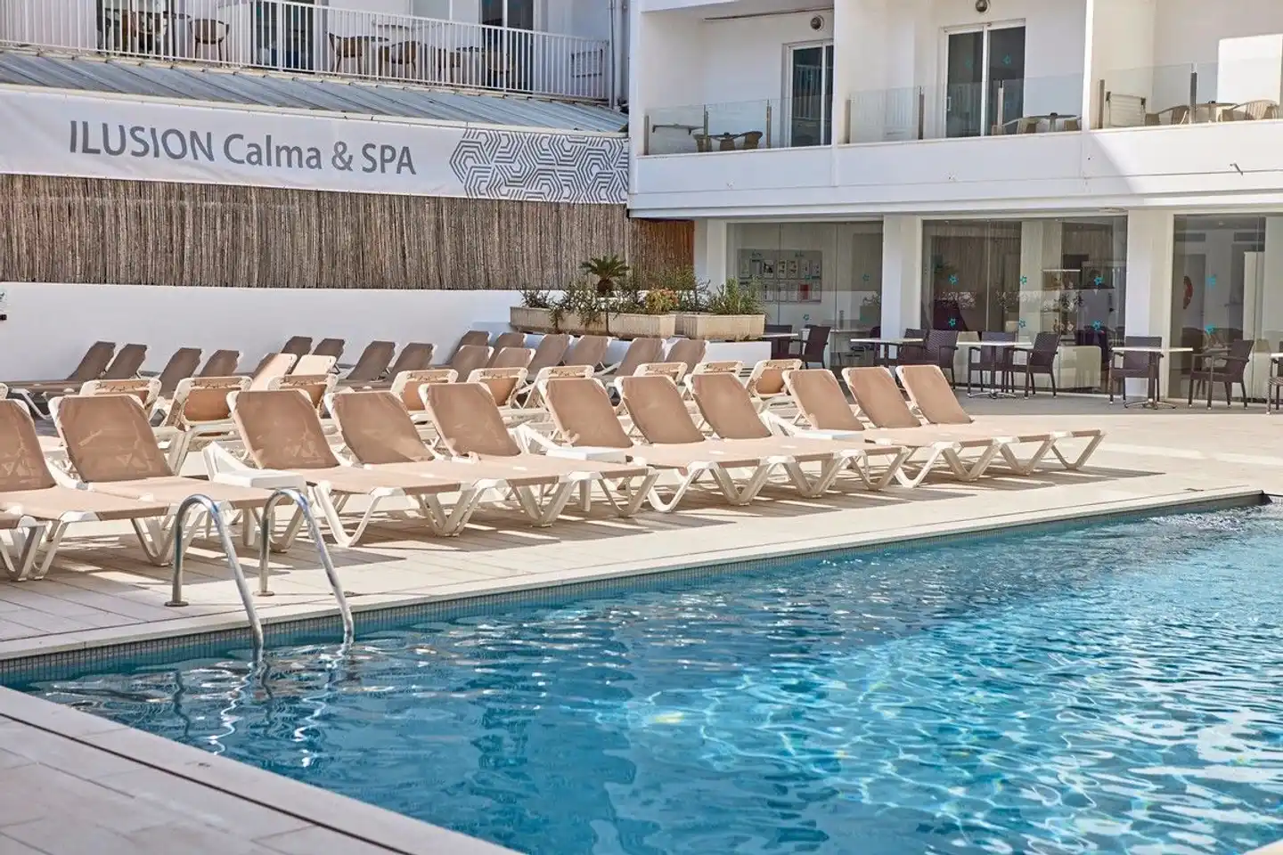 Ilusion Calma Pool