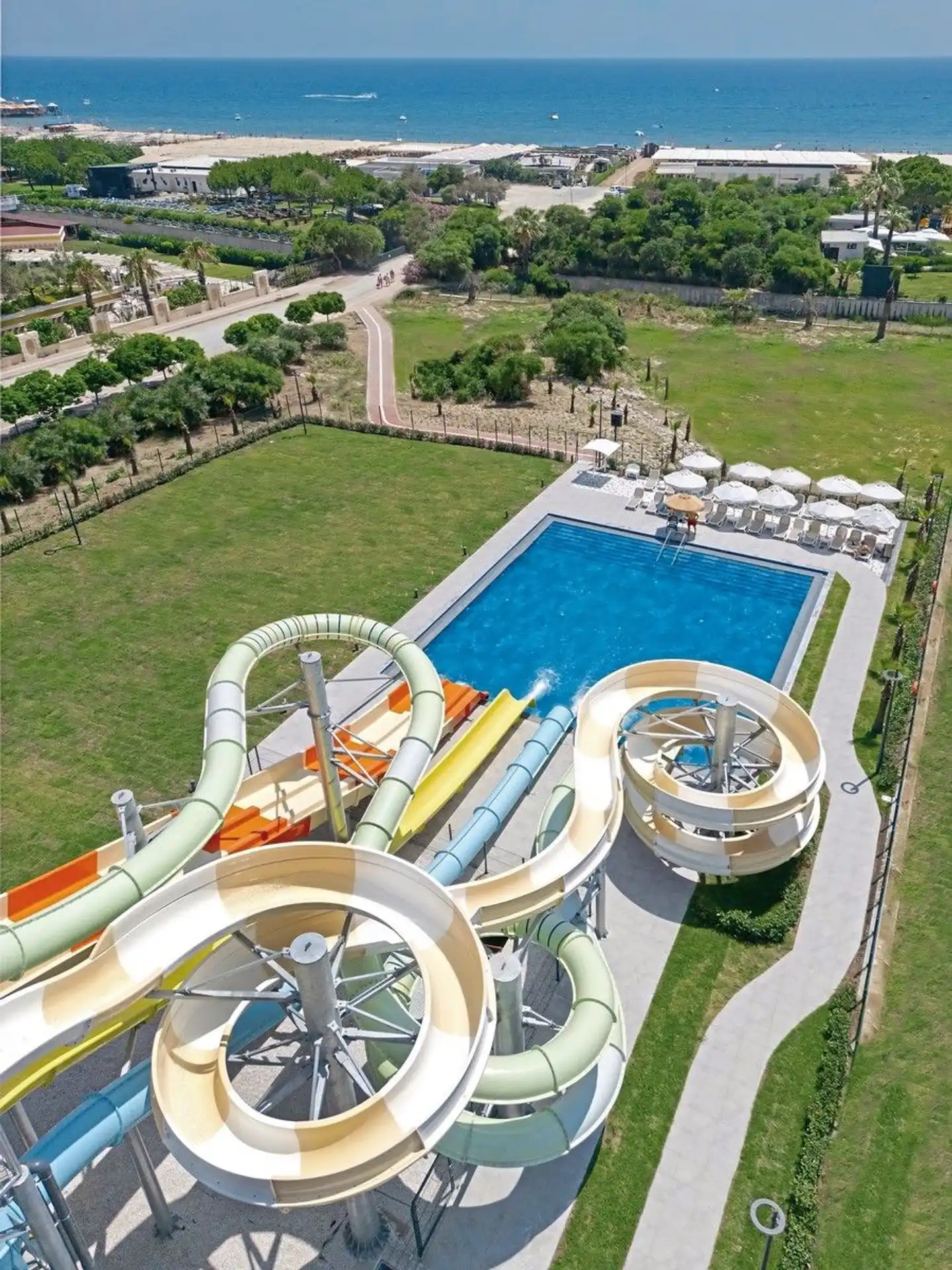 Novum Garden Side Pool