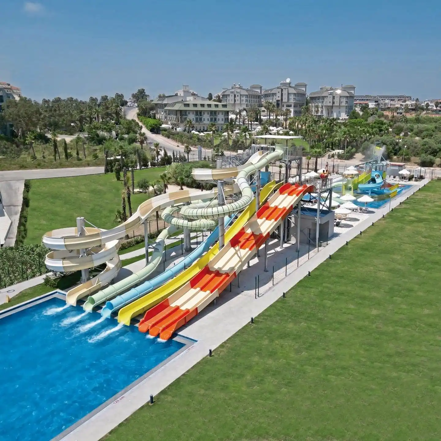 Novum Garden Side Pool