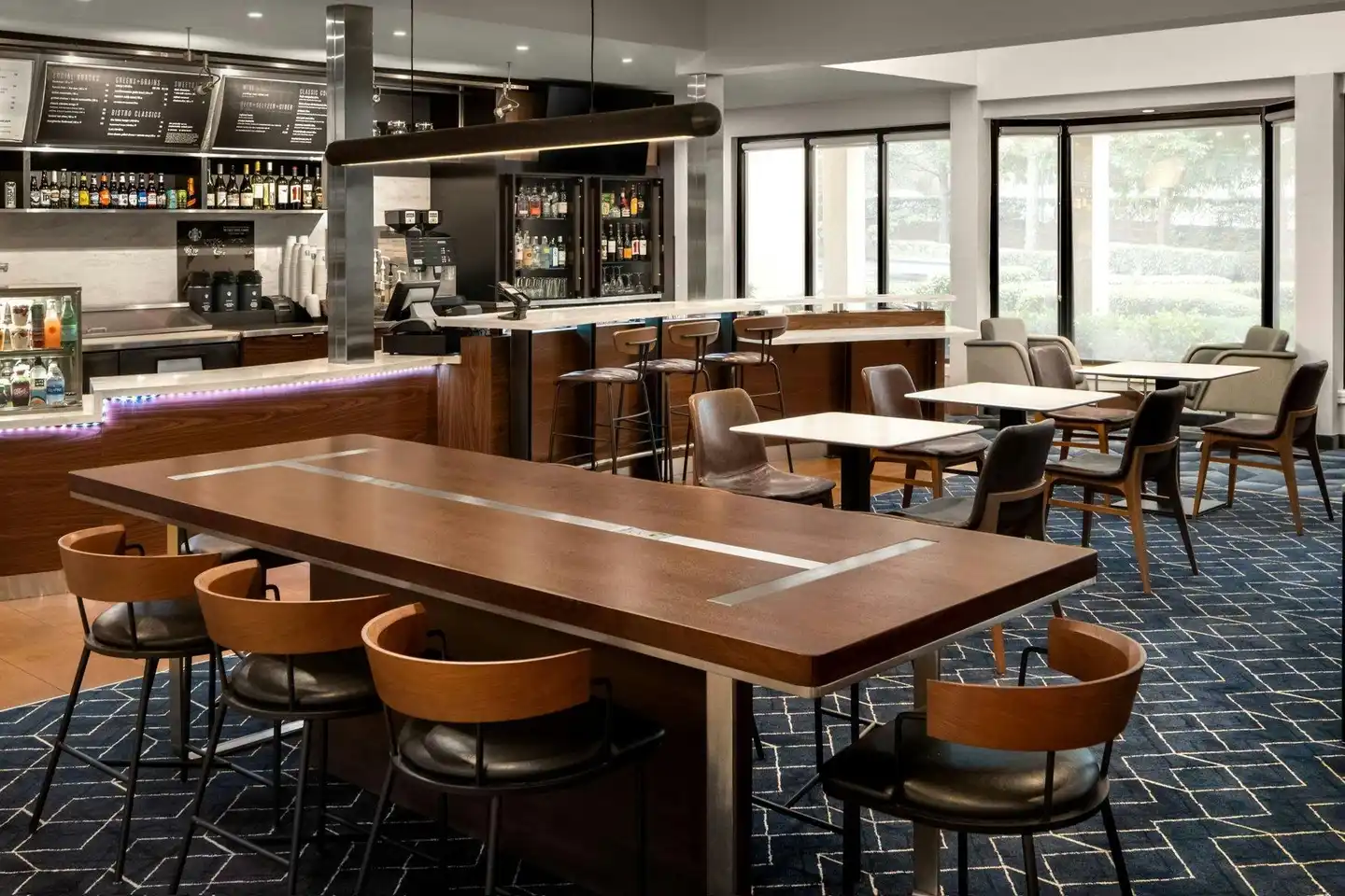 Courtyard by Marriott Portland Beaverton Bar
