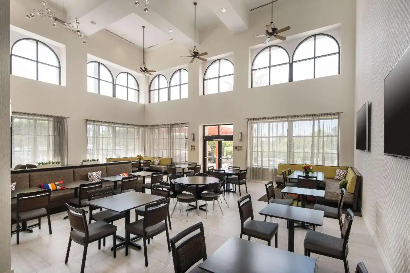 Homewood Suites by Hilton Anaheim-Main Gate Area Lobby