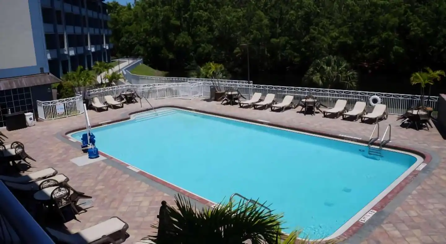 Best Western Naples Plaza Pool