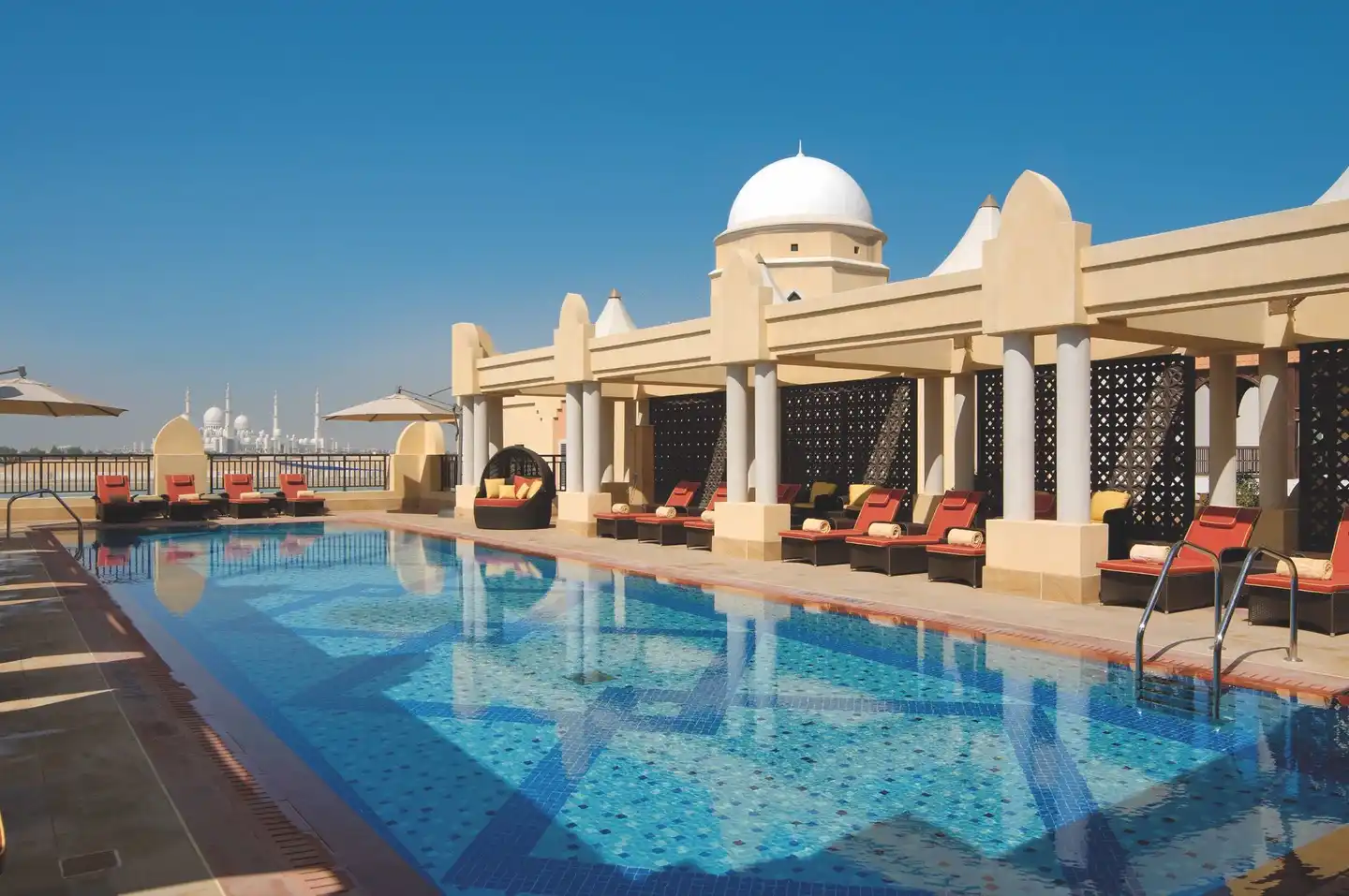 Shangri-La Qaryat Al Beri Pool