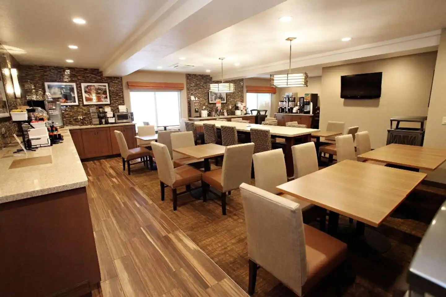 Best Western PLUS CottonTree Inn Lobby