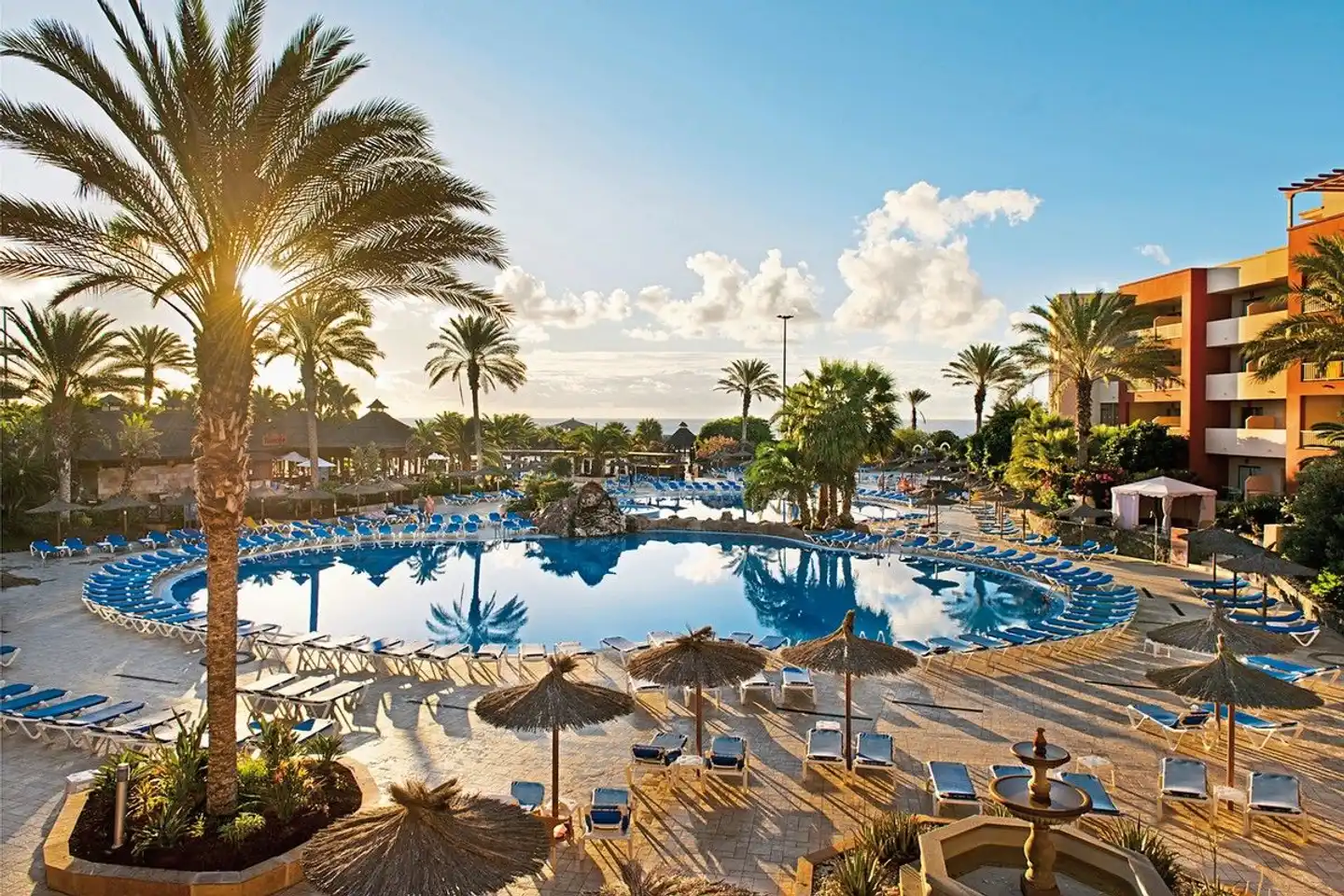 Elba Carlota Beach & Golf Resort Pool