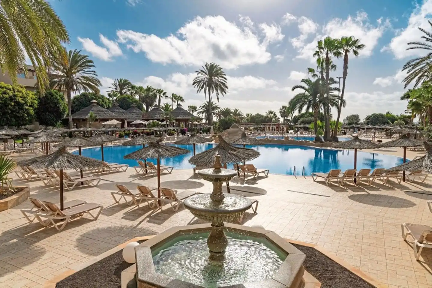 Elba Carlota Beach & Golf Resort Pool