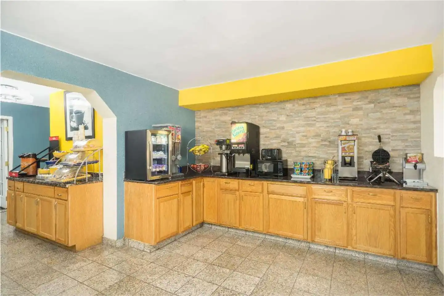Days Inn by Wyndham Raleigh Midtown Lobby