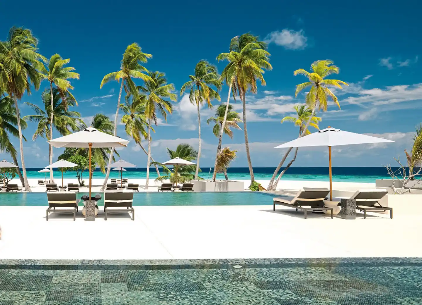 Park Hyatt Maldives Hadahaa Pool
