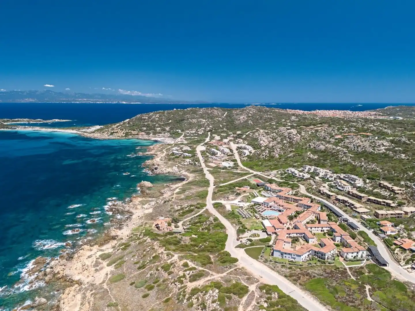 Mangia's Santa Teresa Sardinia, Curio Collection by Hilton Landschaft