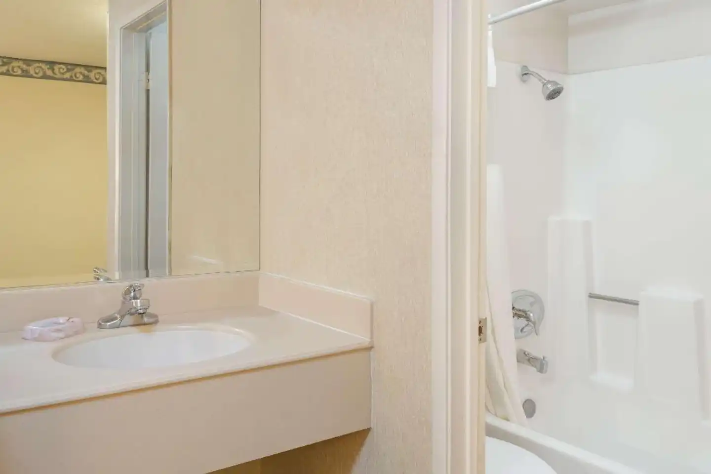 San Clemente Beach Travelodge Badezimmer