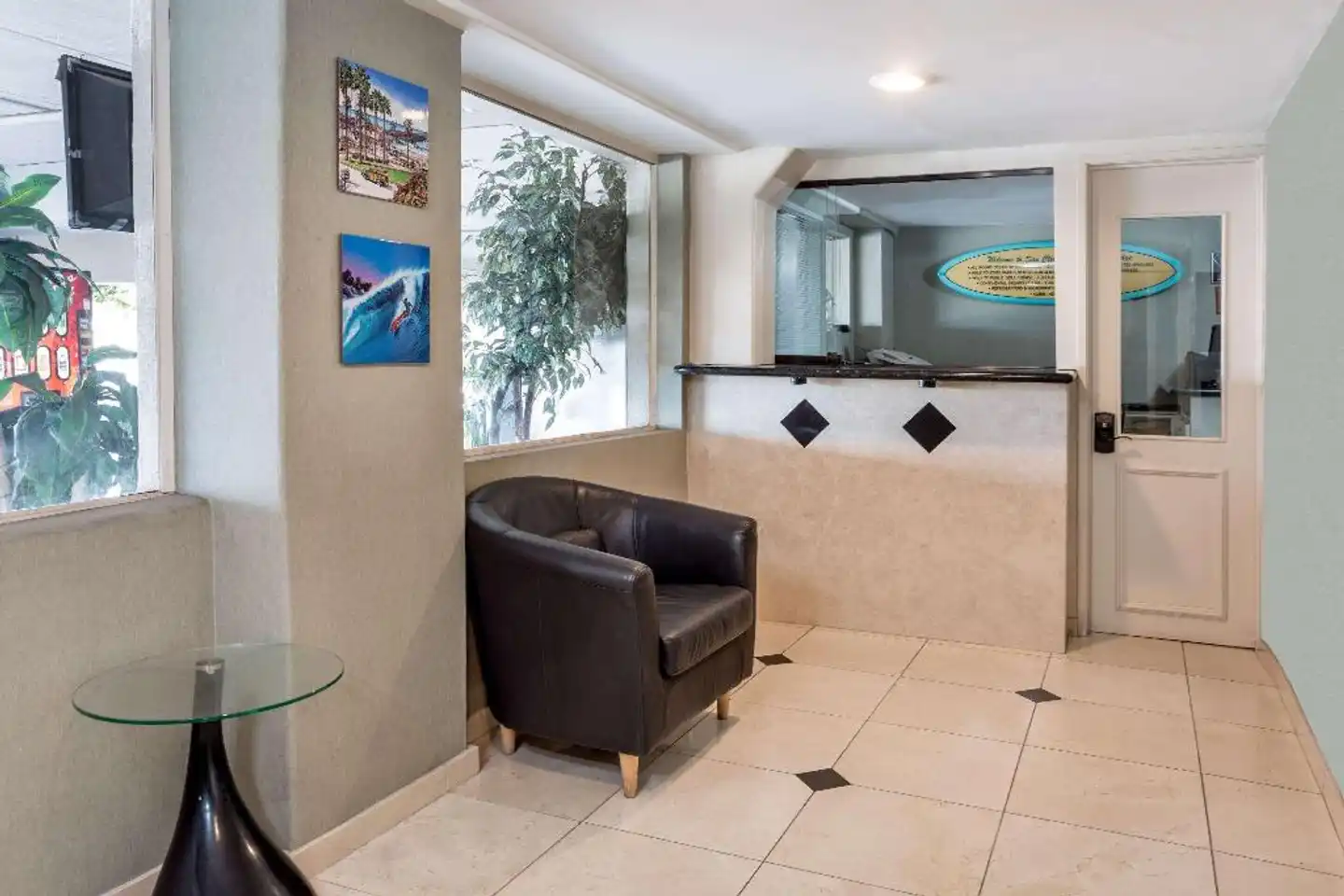 San Clemente Beach Travelodge Lobby