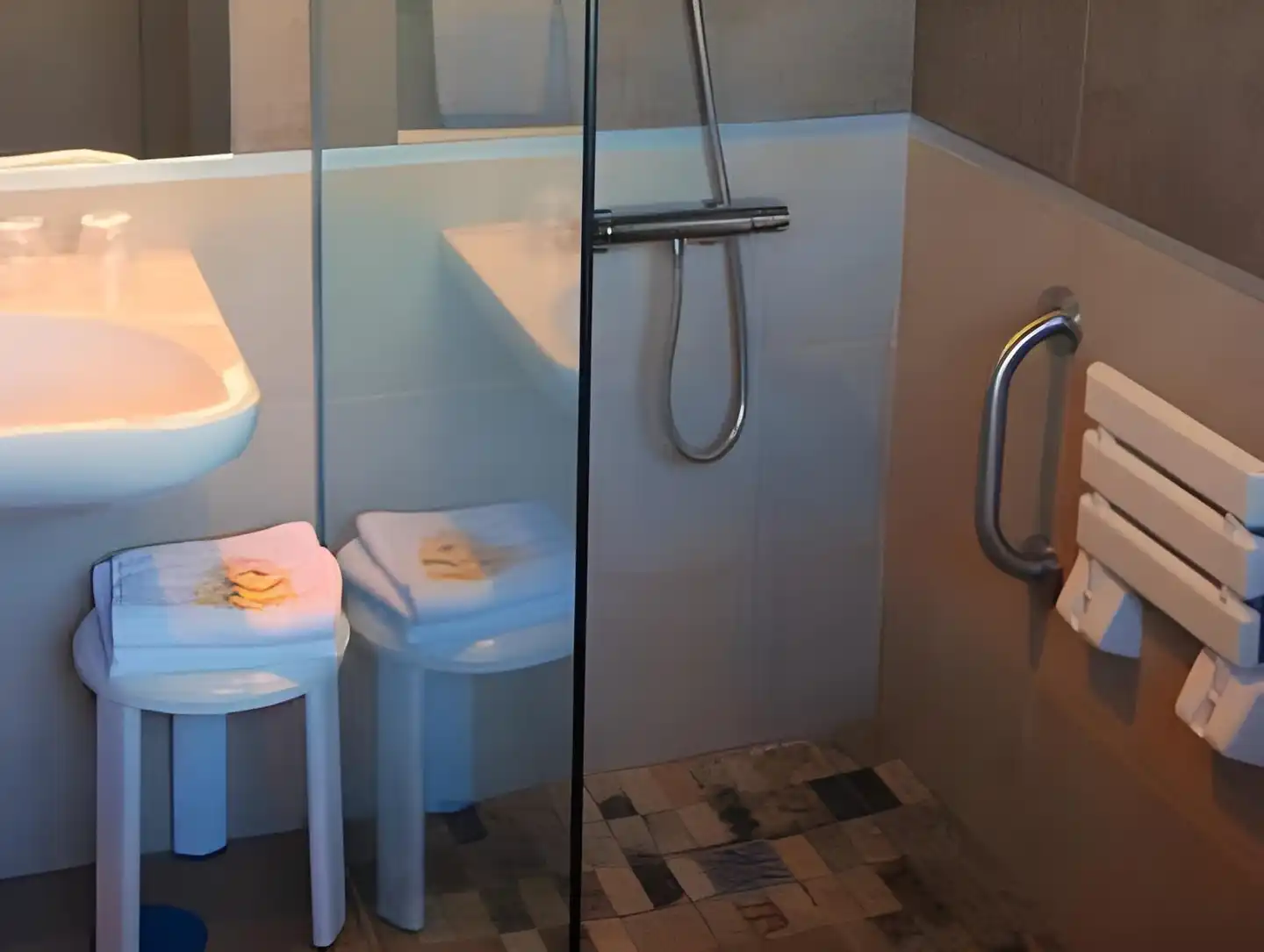 Hotel Santa Faz Badezimmer