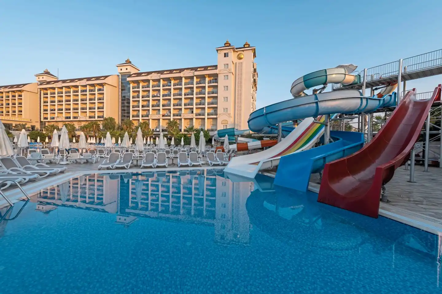 LRS Lake & River Side Hotel & Spa Pool