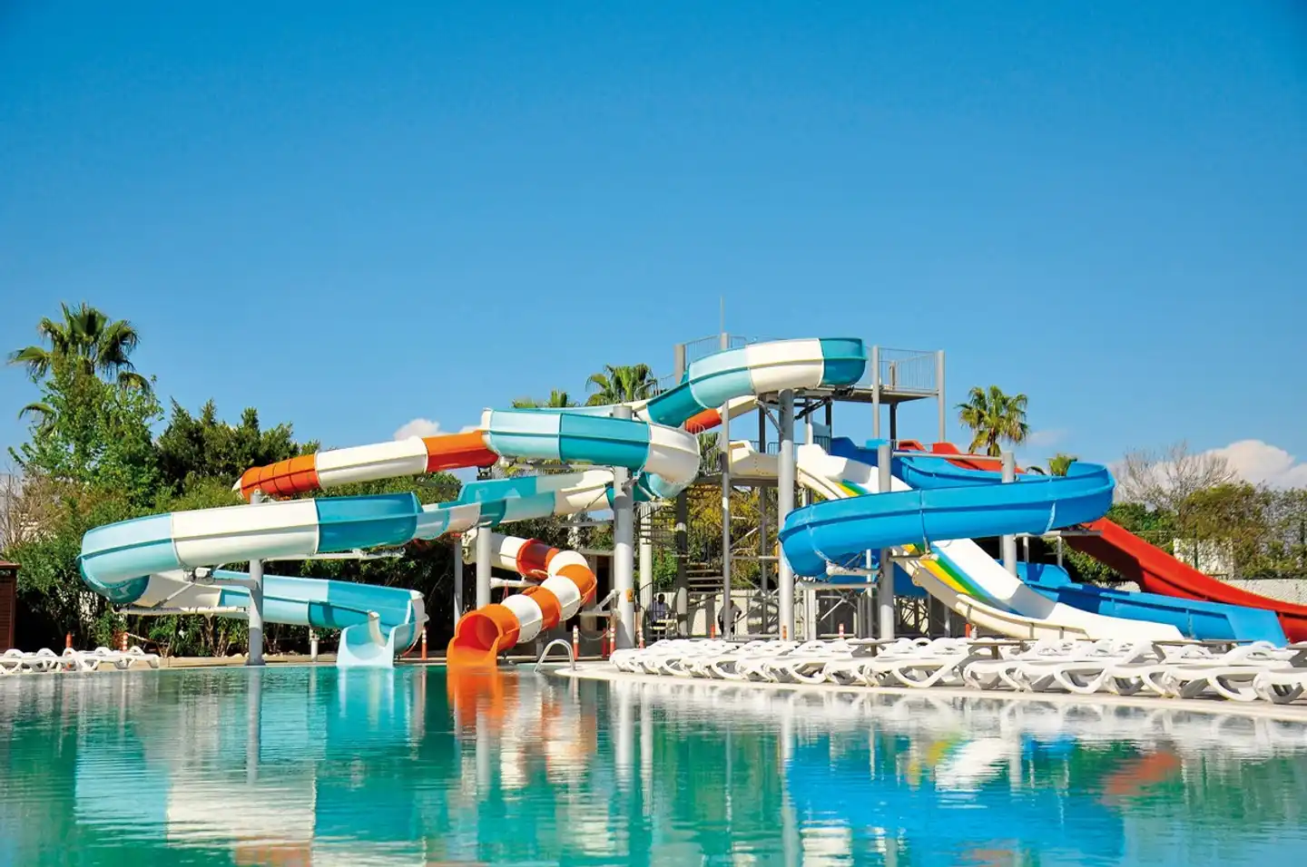 LRS Lake & River Side Hotel & Spa Pool
