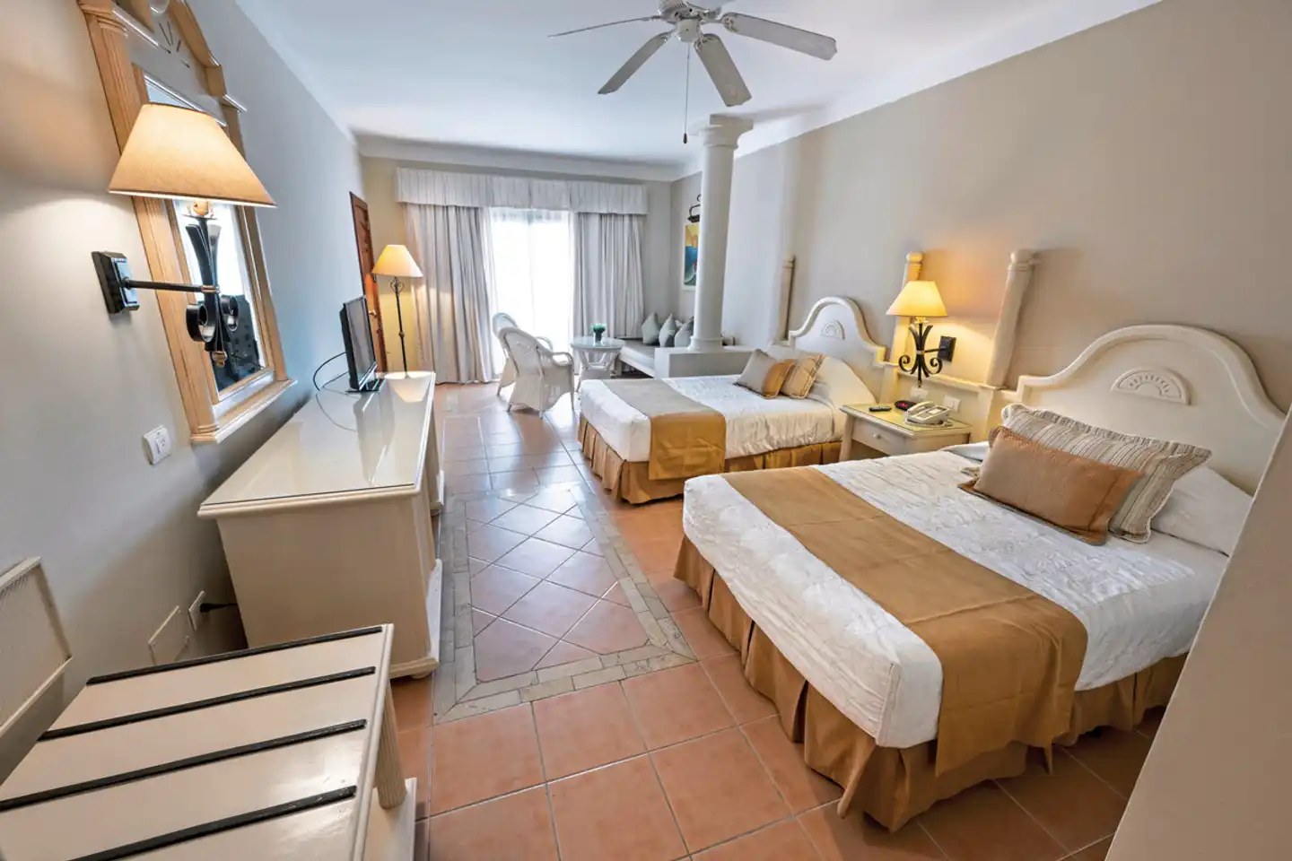 Bahia Principe Grand Turquesa Wohnbeispiel