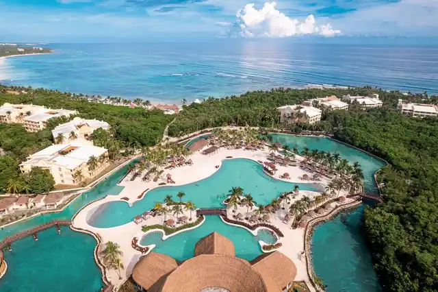 Grand Palladium White Sand Resort & Spa Pool