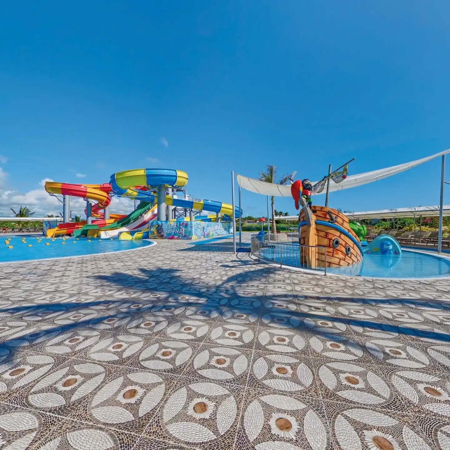 Crystals Beach Resort Belle Mare Strand