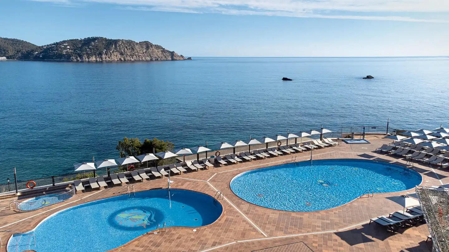 Sentido Cala Verde Pool