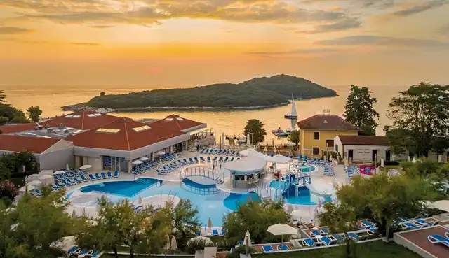 Resort Belvedere Apartments Pool