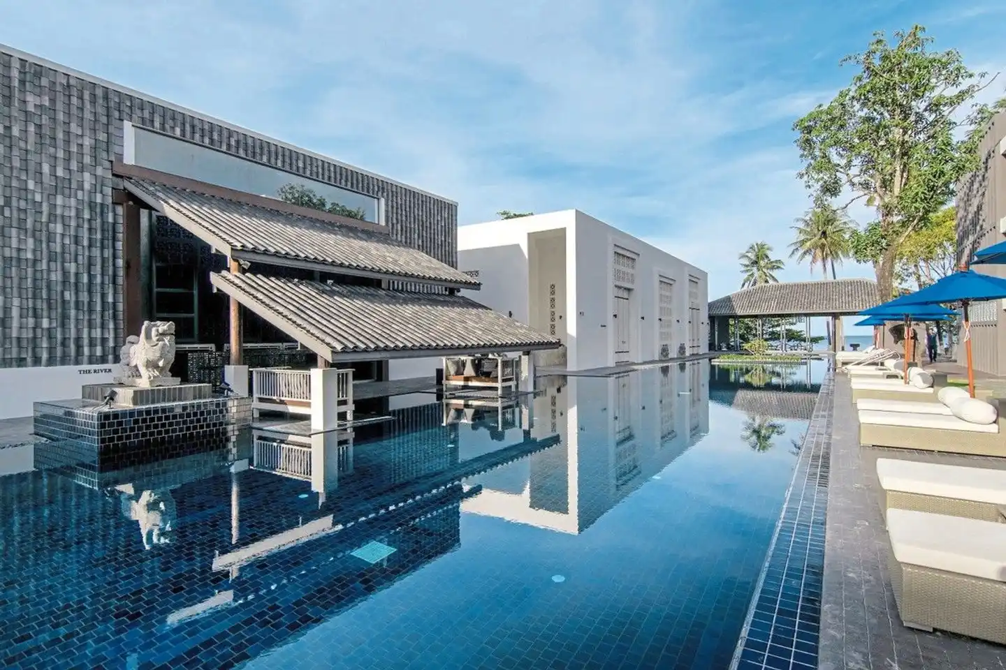 Awa Koh Chang Pool