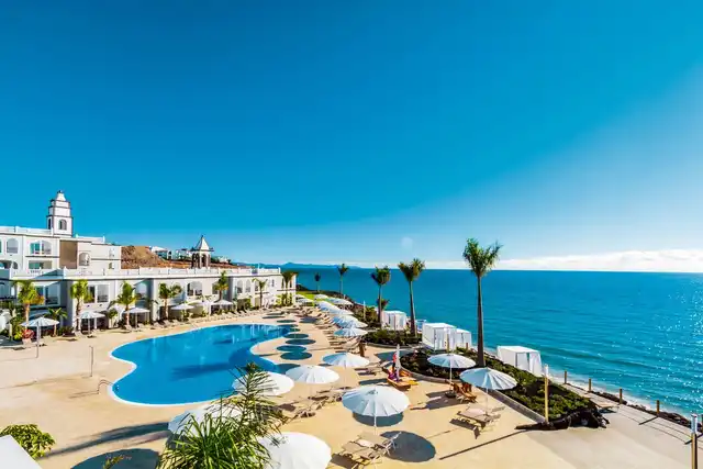 Royal Palm Resort & Spa Pool