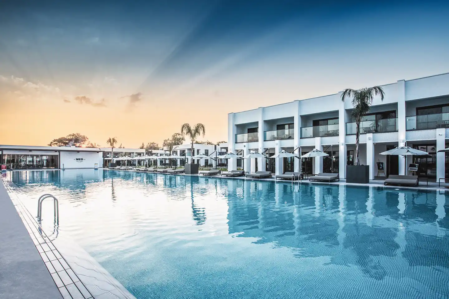 Paloma Finesse Pool