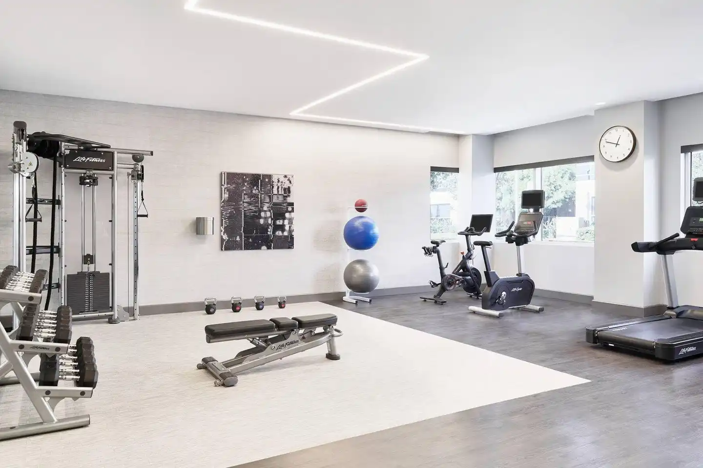 AC Hotel by Marriott Los Angeles South Bay Sport und Entertainment