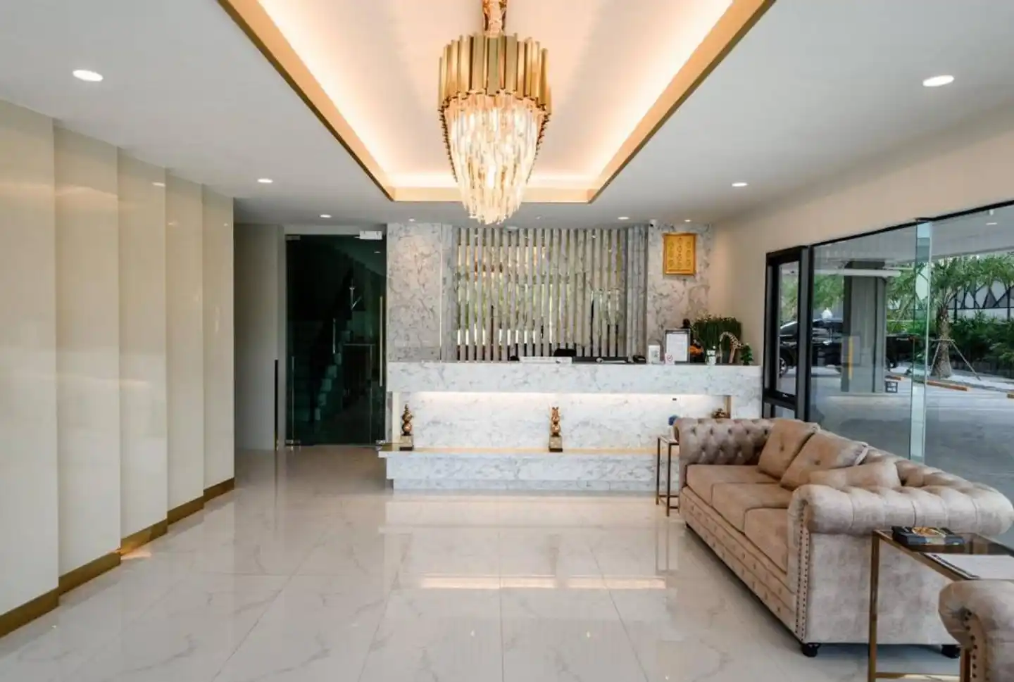 The chess hotel Lobby
