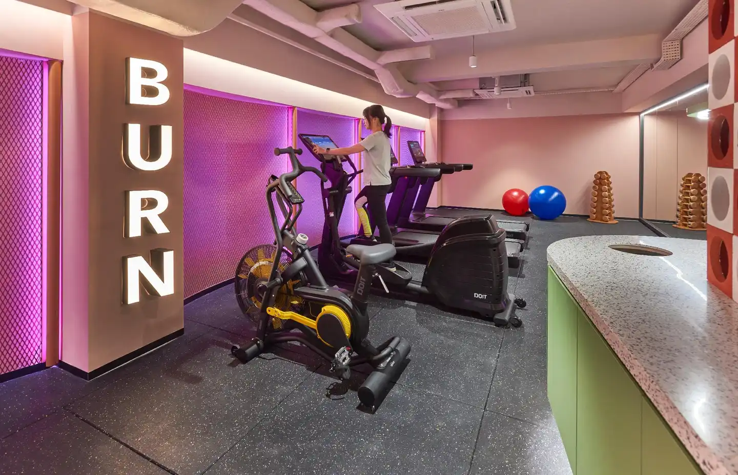 lyf Bugis Singapore Sport und Entertainment