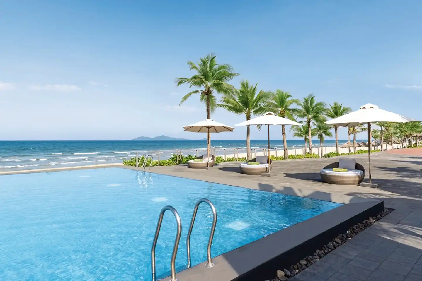 Melia Danang Beach Resort Pool