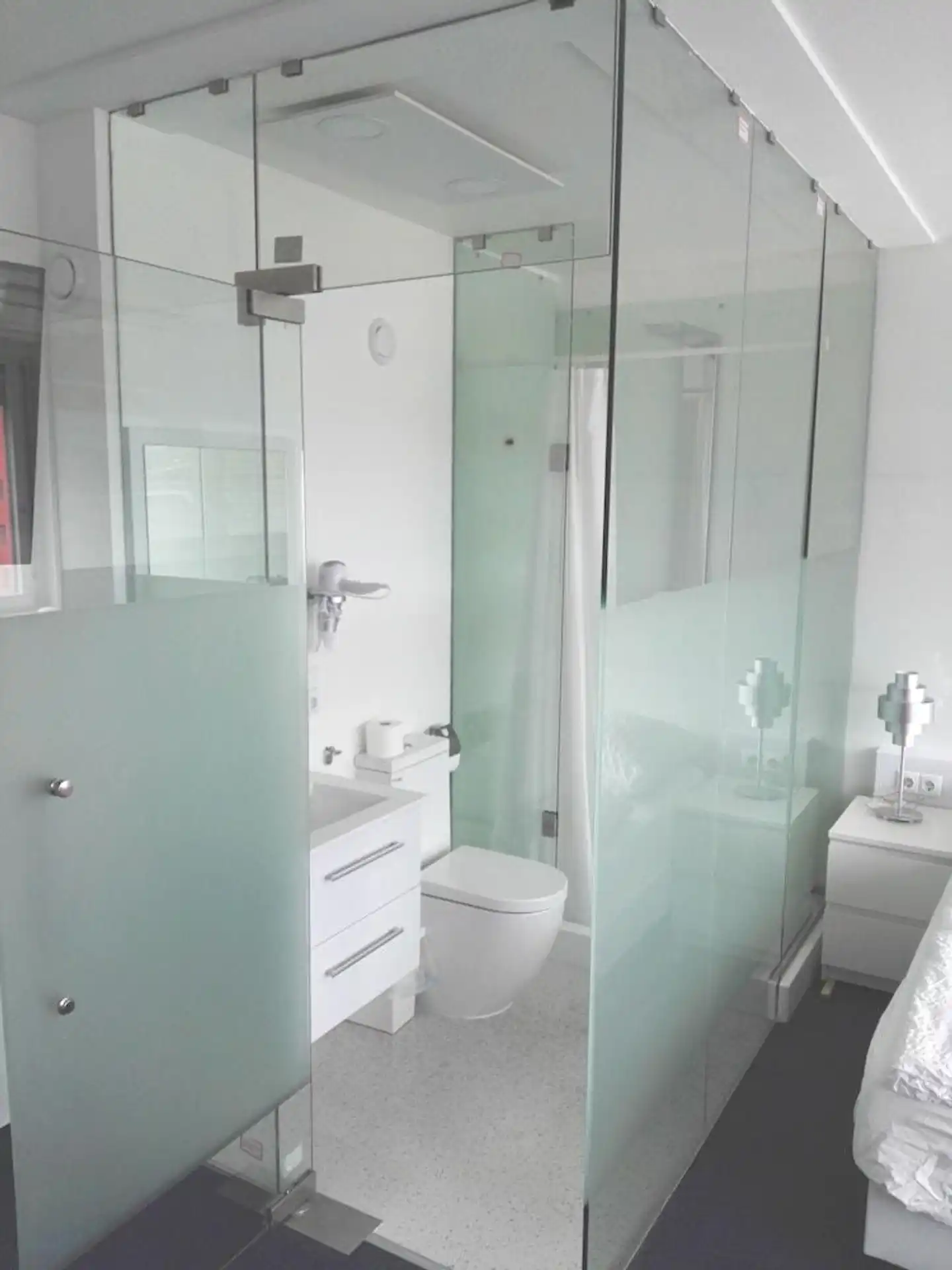 Business Hostel Wiesbaden ONE Badezimmer