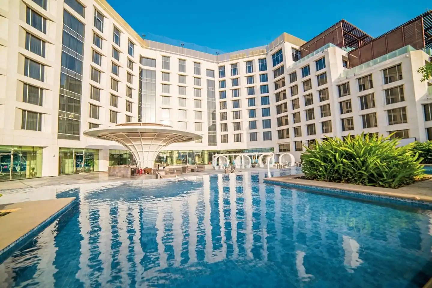 Grand Millennium Muscat Pool