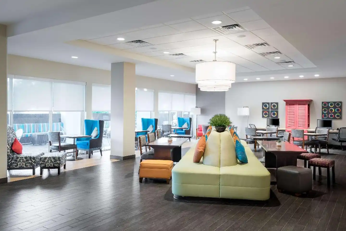 Home2 Suites by Hilton Ft. Lauderdale Airport-Cruise Port Lobby