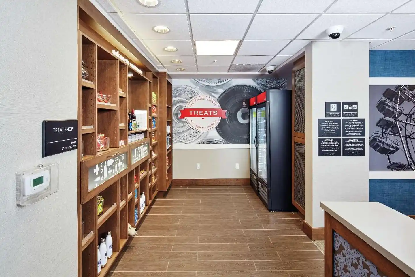 Hampton Inn & Suites Sacramento at CSUS Bar