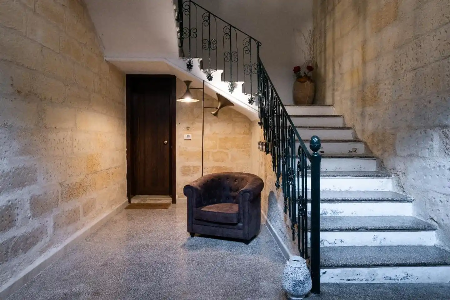 Ada Suites Lobby