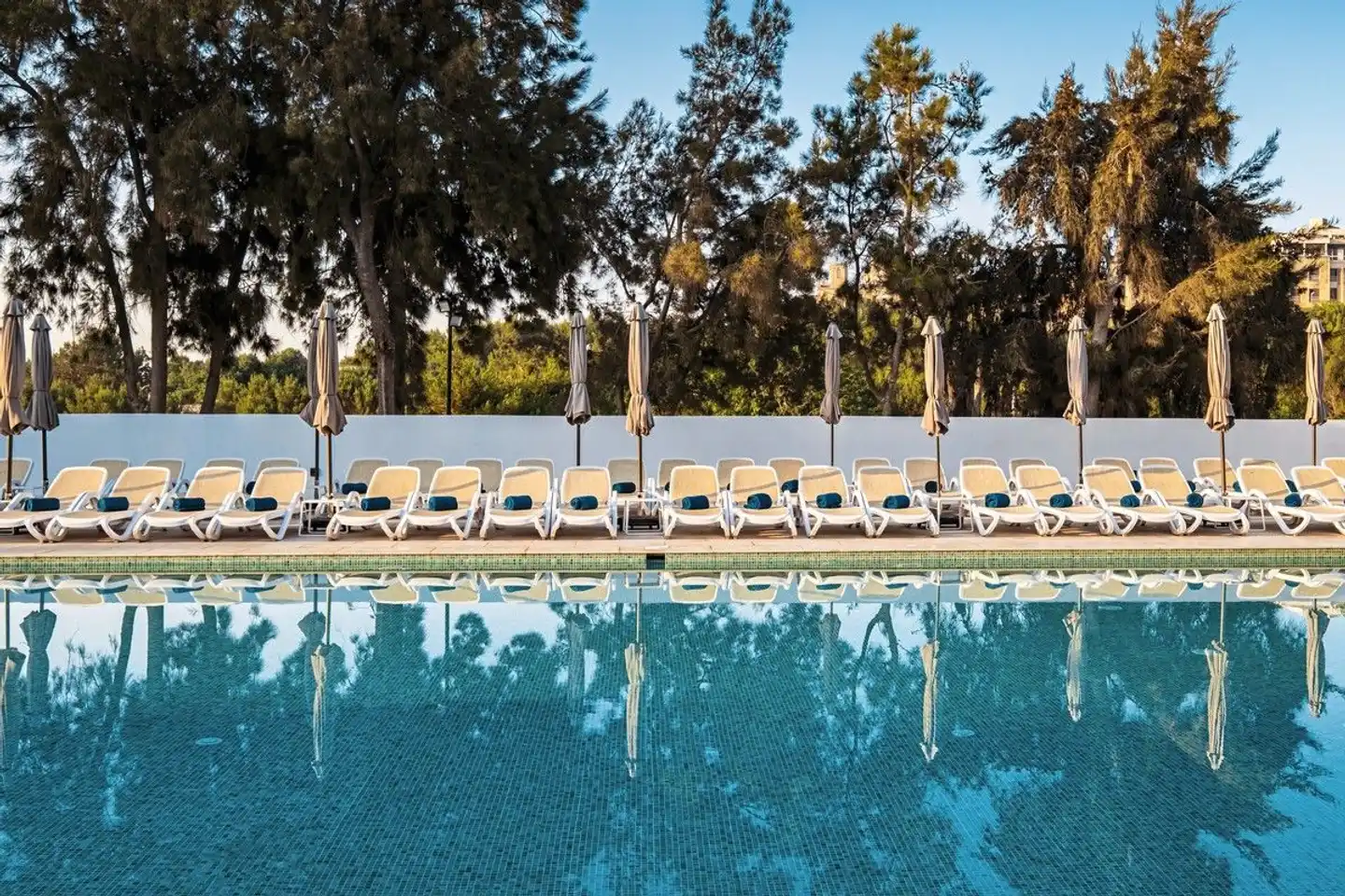 Urban Valley Resort & Spa Pool
