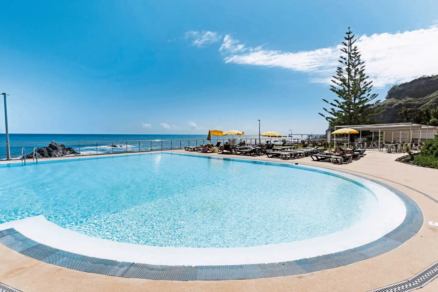 Orca Praia Pool